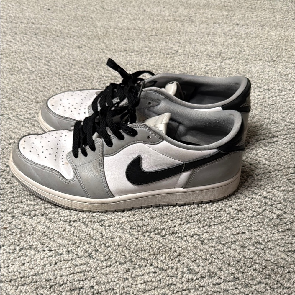 nike gray dunks size 9